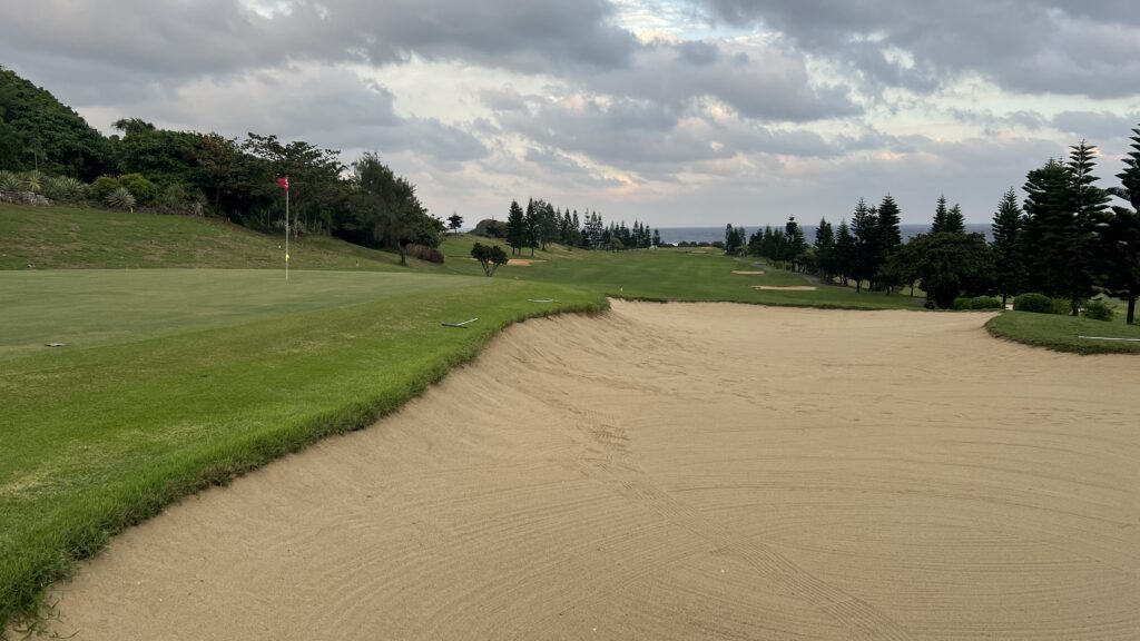シギラベイカントリークラブ_14番ホール（Par4） 長めのミドル